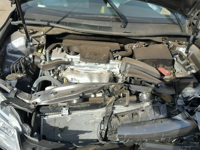 4T1BF1FK6HU309560 - 2017 TOYOTA CAMRY LE GRAY photo 7