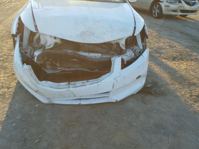 1HGCP2F65CA000818 - 2012 HONDA ACCORD SE WHITE photo 9