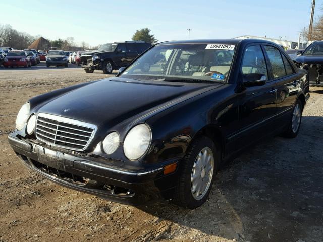 WDBJF65J72B485041 - 2002 MERCEDES-BENZ E 320 BLACK photo 2