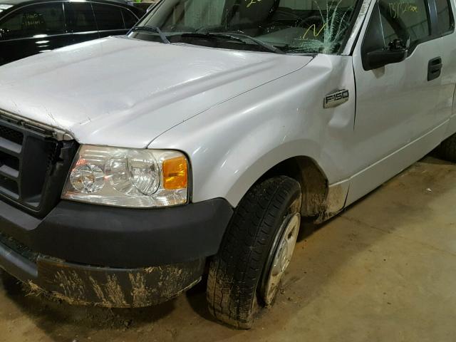 1FTRF12275NB05865 - 2005 FORD F150 SILVER photo 9