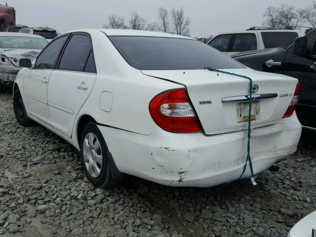 4T1BE32K52U087900 - 2002 TOYOTA CAMRY LE WHITE photo 3