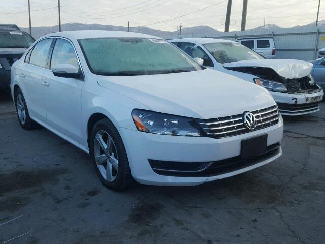 1VWBV7A30FC005876 - 2015 VOLKSWAGEN PASSAT SE WHITE photo 1