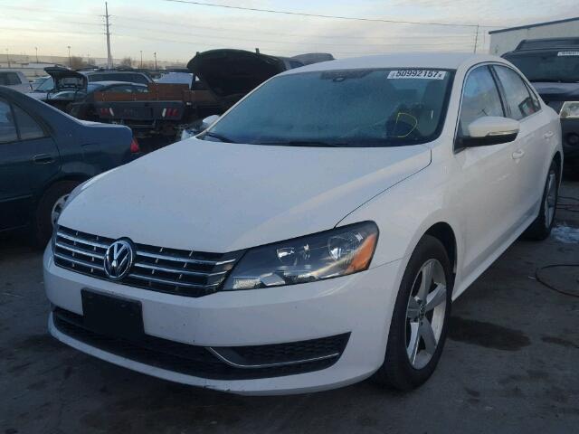 1VWBV7A30FC005876 - 2015 VOLKSWAGEN PASSAT SE WHITE photo 2