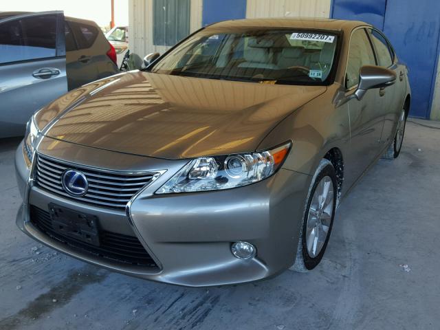 JTHBW1GG0F2082047 - 2015 LEXUS ES 300H GRAY photo 2