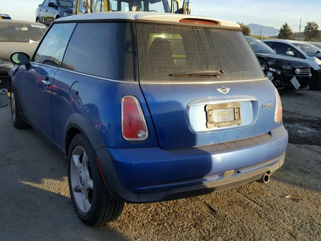 WMWRC33546TK65449 - 2006 MINI COOPER BLUE photo 3