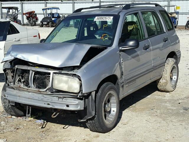 2CNBE13C926934928 - 2002 CHEVROLET TRACKER SILVER photo 2