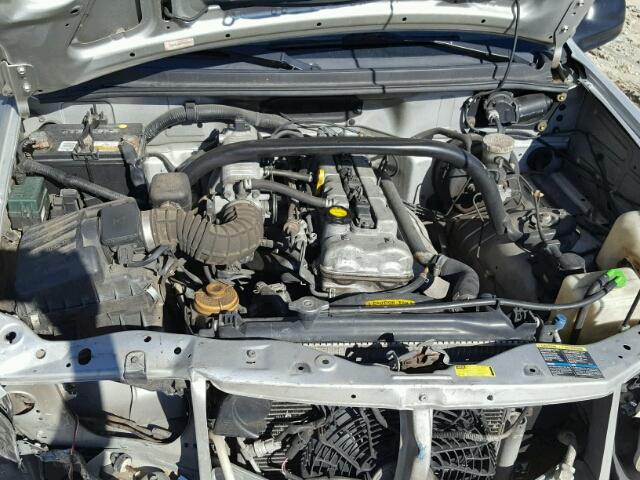 2CNBE13C926934928 - 2002 CHEVROLET TRACKER SILVER photo 7