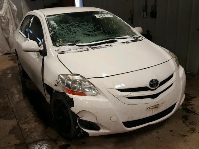 JTDBT923X81258222 - 2008 TOYOTA YARIS WHITE photo 1