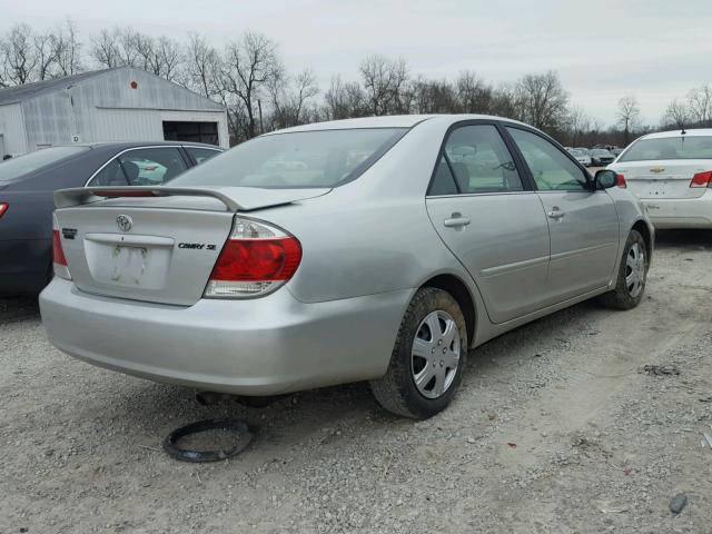 4T1BE32K45U977499 - 2005 TOYOTA CAMRY LE SILVER photo 4