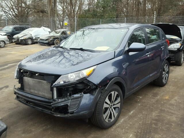 KNDPB3A22B7067560 - 2011 KIA SPORTAGE L BLUE photo 2