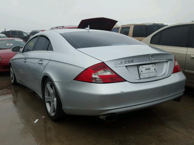 WDDDJ72X17A084695 - 2007 MERCEDES-BENZ CLS 550 SILVER photo 3