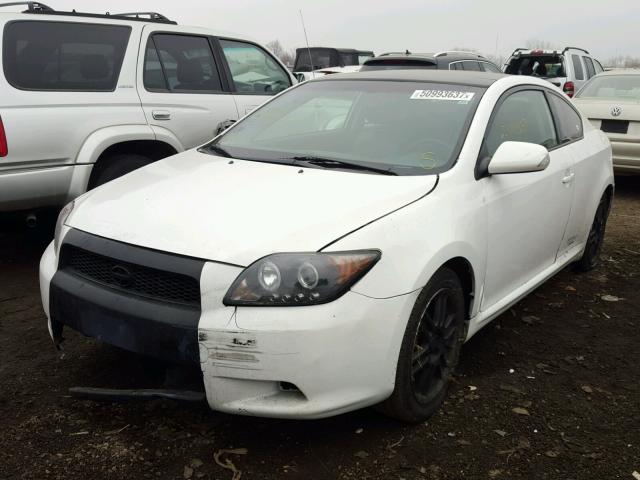 JTKDE177950010411 - 2005 TOYOTA SCION TC WHITE photo 2