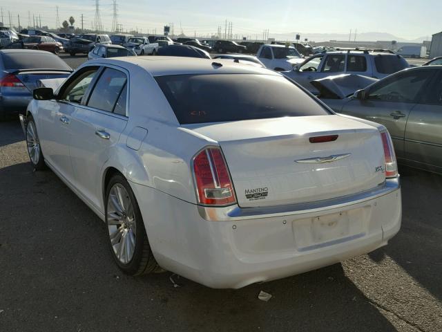 2C3CCAPT4CH289480 - 2012 CHRYSLER 300C LUXUR WHITE photo 3