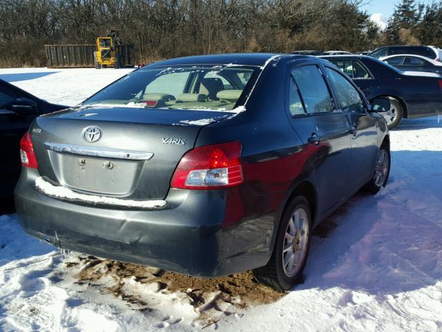 JTDBT923571155272 - 2007 TOYOTA YARIS GRAY photo 4