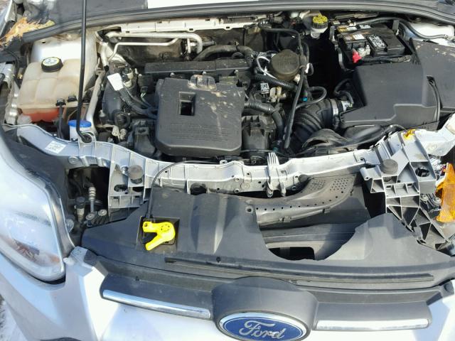 1FAHP3K2XCL136319 - 2012 FORD FOCUS SE SILVER photo 7