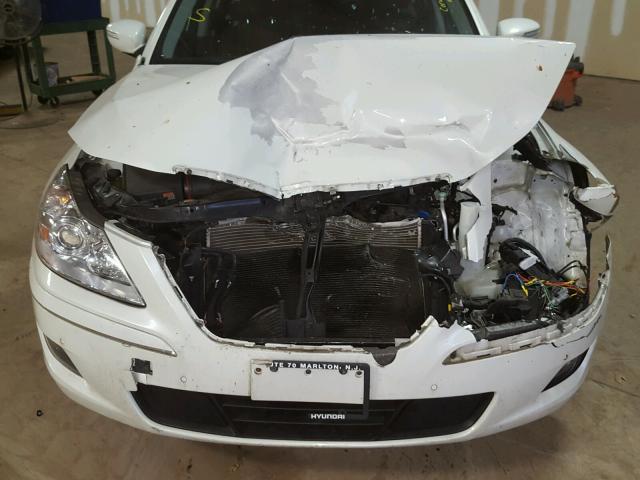 KMHGC4DF2BU113242 - 2011 HYUNDAI GENESIS 4. WHITE photo 7