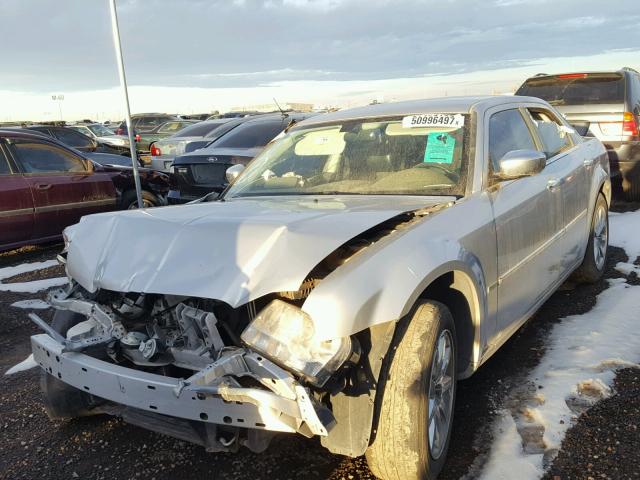 2C3CA5CV4AH106256 - 2010 CHRYSLER 300 TOURIN SILVER photo 2