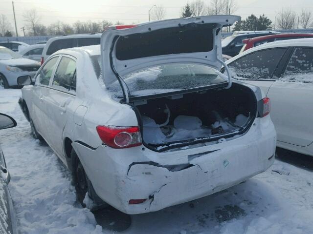 2T1BU4EEXDC054703 - 2013 TOYOTA COROLLA BA WHITE photo 3