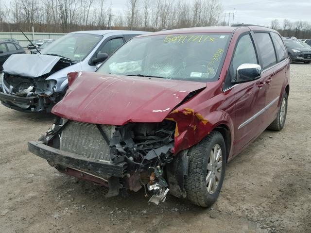 2A4RR8DG2BR683759 - 2011 CHRYSLER TOWN & COU RED photo 2