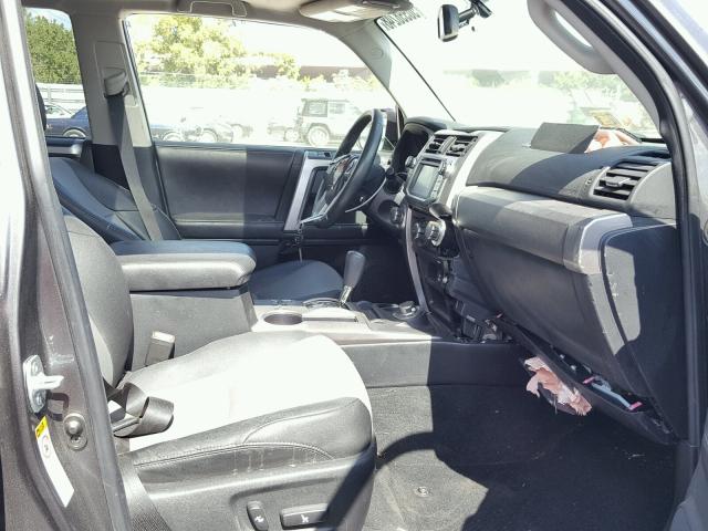 JTEBU5JR6G5299798 - 2016 TOYOTA 4RUNNER SR GRAY photo 5