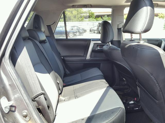 JTEBU5JR6G5299798 - 2016 TOYOTA 4RUNNER SR GRAY photo 6