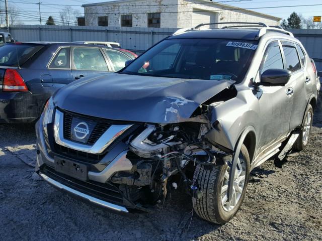 KNMAT2MV5HP571256 - 2017 NISSAN ROGUE S GRAY photo 2