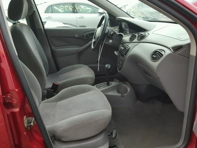 1FAFP3637YW103746 - 2000 FORD FOCUS SE RED photo 5