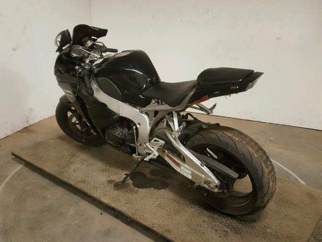 JH2SC5951BK300026 - 2011 HONDA CBR1000 RR BLACK photo 3