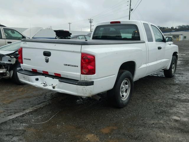 1D7RE2BK0BS609332 - 2011 DODGE DAKOTA ST WHITE photo 4