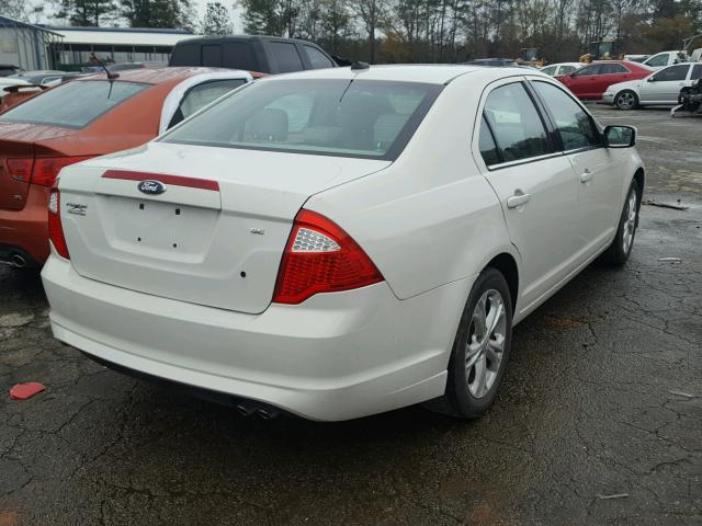 3FAHP0HA7CR419579 - 2012 FORD FUSION SE WHITE photo 4