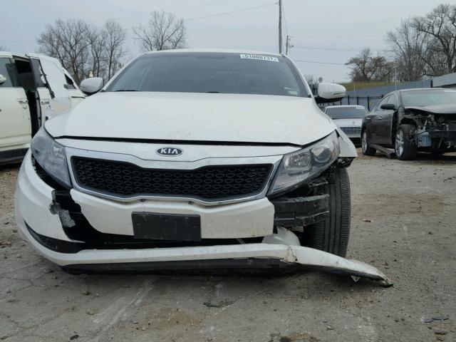 KNAGM4A7XB5188213 - 2011 KIA OPTIMA LX WHITE photo 9