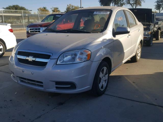 KL1TD5DE0AB114596 - 2010 CHEVROLET AVEO LS SILVER photo 2