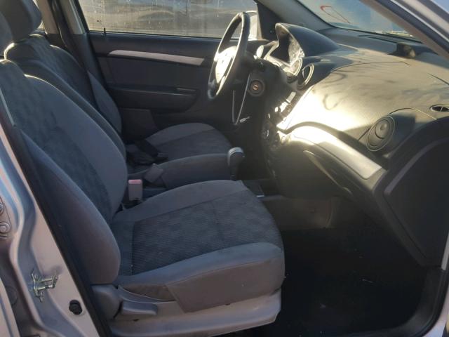 KL1TD5DE0AB114596 - 2010 CHEVROLET AVEO LS SILVER photo 5