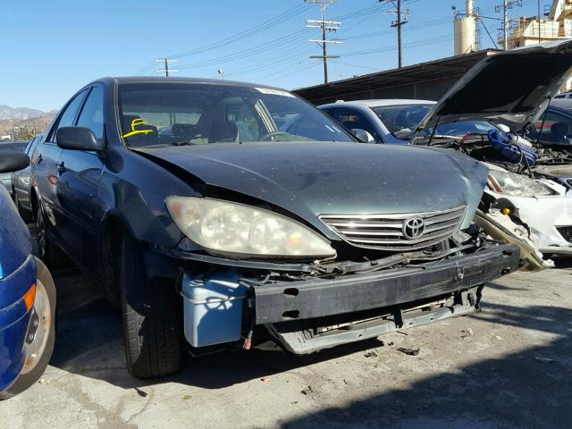 4T1BE32KX5U011223 - 2005 TOYOTA CAMRY LE GREEN photo 1