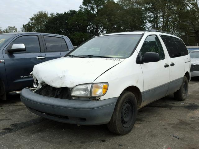 4T3ZF13C1YU266068 - 2000 TOYOTA SIENNA LE WHITE photo 2