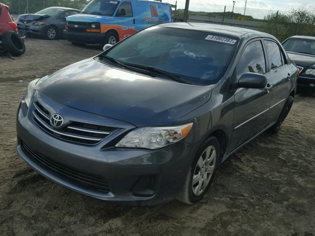 2T1BU4EE2DC924444 - 2013 TOYOTA COROLLA BA GRAY photo 2