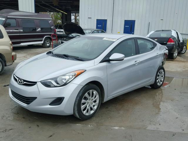 5NPDH4AE6DH154975 - 2013 HYUNDAI ELANTRA GL SILVER photo 2