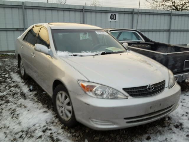 4T1BE32K82U589817 - 2002 TOYOTA CAMRY LE 银色 照片 1