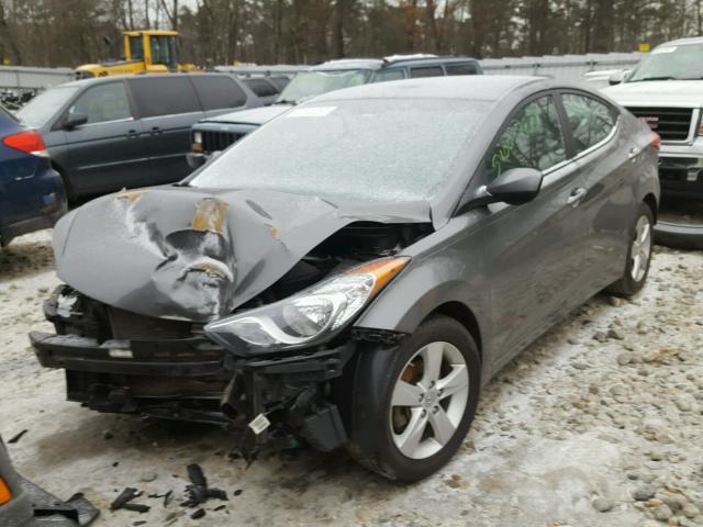 5NPDH4AE0DH432270 - 2013 HYUNDAI ELANTRA GL GRAY photo 2