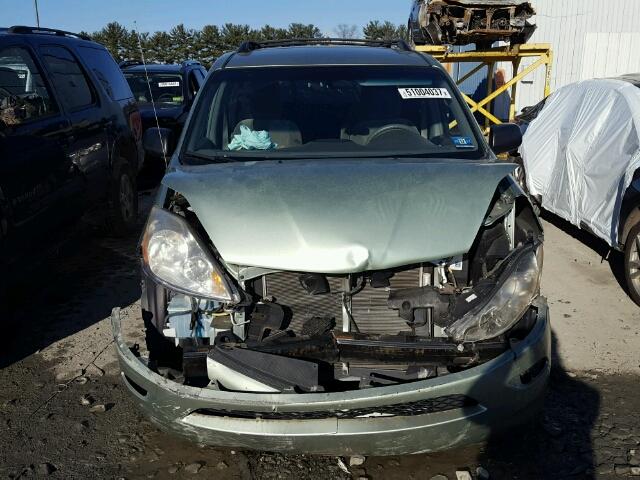 5TDZK23CX8S143193 - 2008 TOYOTA SIENNA CE GREEN photo 9