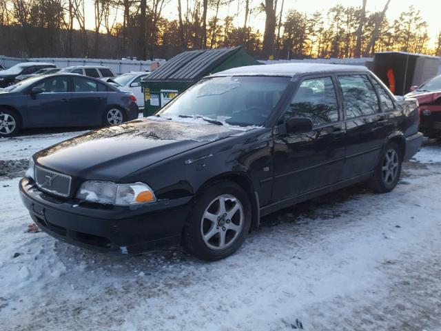 YV1LS567XW1521152 - 1998 VOLVO S70 GLT BLACK photo 2