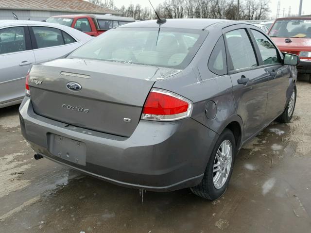 1FAHP3FN4AW150300 - 2010 FORD FOCUS SE GRAY photo 4