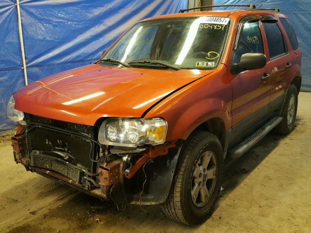 1FMYU93107KB28555 - 2007 FORD ESCAPE XLT ORANGE photo 2