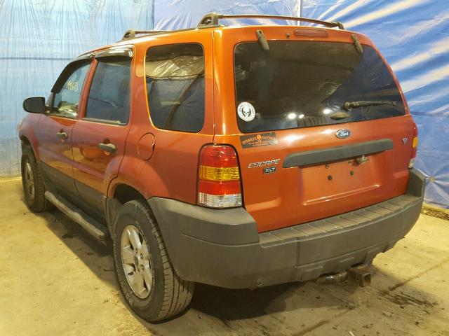 1FMYU93107KB28555 - 2007 FORD ESCAPE XLT ORANGE photo 3