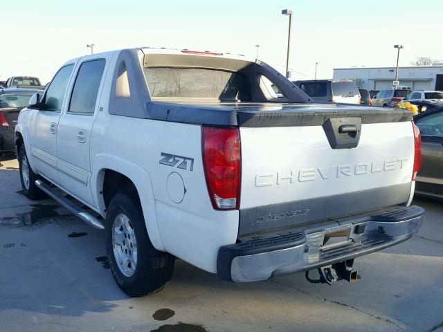 3GNEK12Z26G126227 - 2006 CHEVROLET AVALANCHE WHITE photo 3