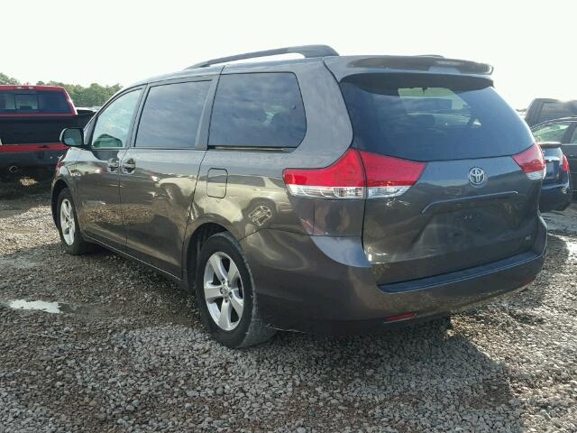 5TDKK3DC9ES441784 - 2014 TOYOTA SIENNA LE GRAY photo 3