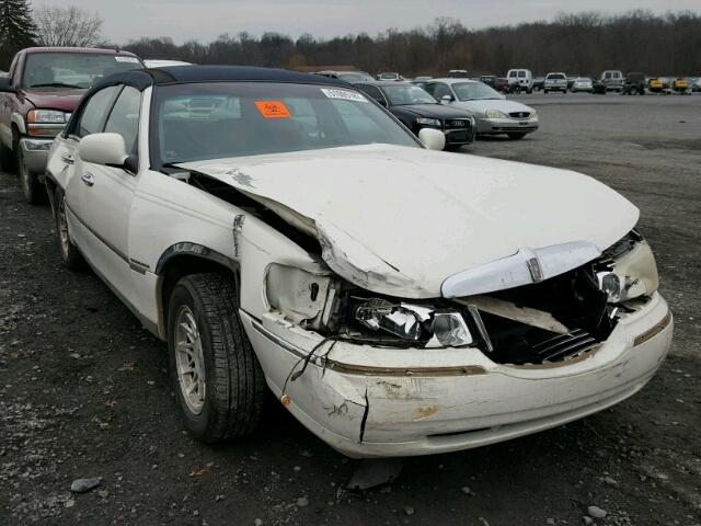 1LNFM82W1XY603805 - 1999 LINCOLN TOWN CAR S WHITE photo 1