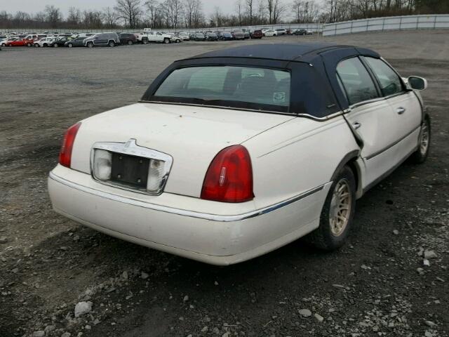 1LNFM82W1XY603805 - 1999 LINCOLN TOWN CAR S WHITE photo 4