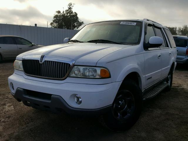 5LMEU27RX1LJ19788 - 2001 LINCOLN NAVIGATOR WHITE photo 2
