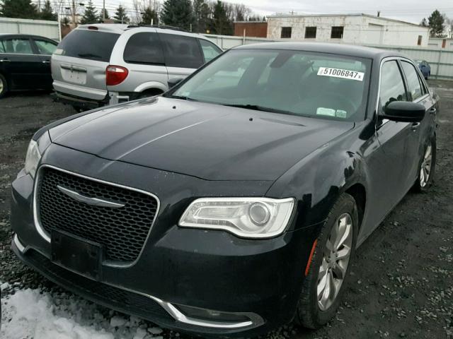 2C3CCARG7FH773146 - 2015 CHRYSLER 300 LIMITE BLACK photo 2